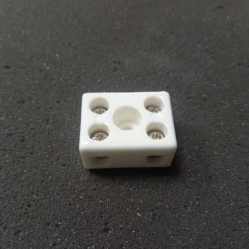 Kostka elektryczna ceramiczna 2P20А (02-03)