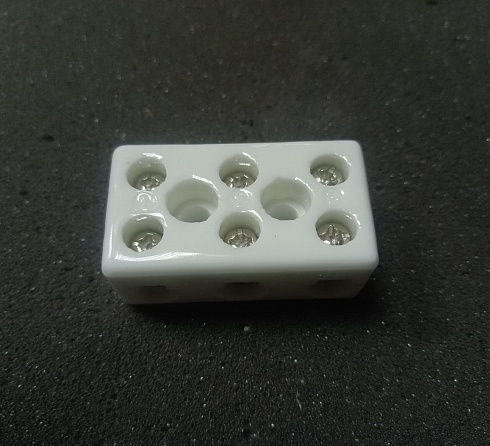 Kostka elektryczna ceramiczna 3Р30А (03-05)