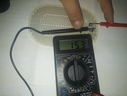 Poliestrowy element grzewczy do lusterek wstecznych samochodu